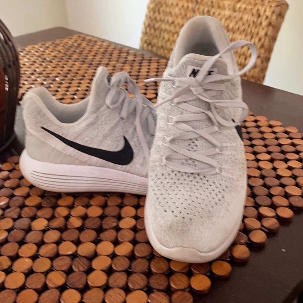 Nike tennis shoes. Size 8.